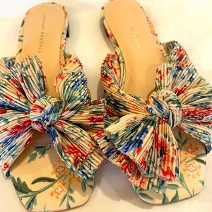 Daphne Pleated Knot Flat Sandals